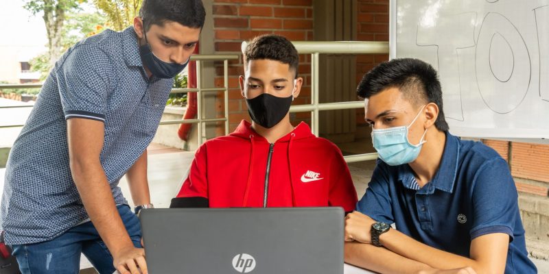 ESTUDIANTES (30)-2-min