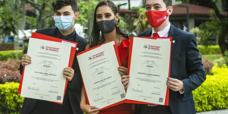 GRADUACION-U-DE-M-146-min