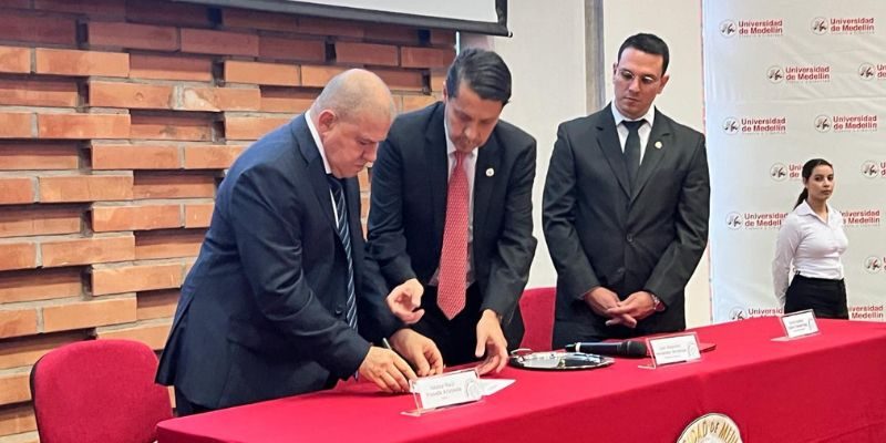 acto posesion rector Nestor Raul Posada